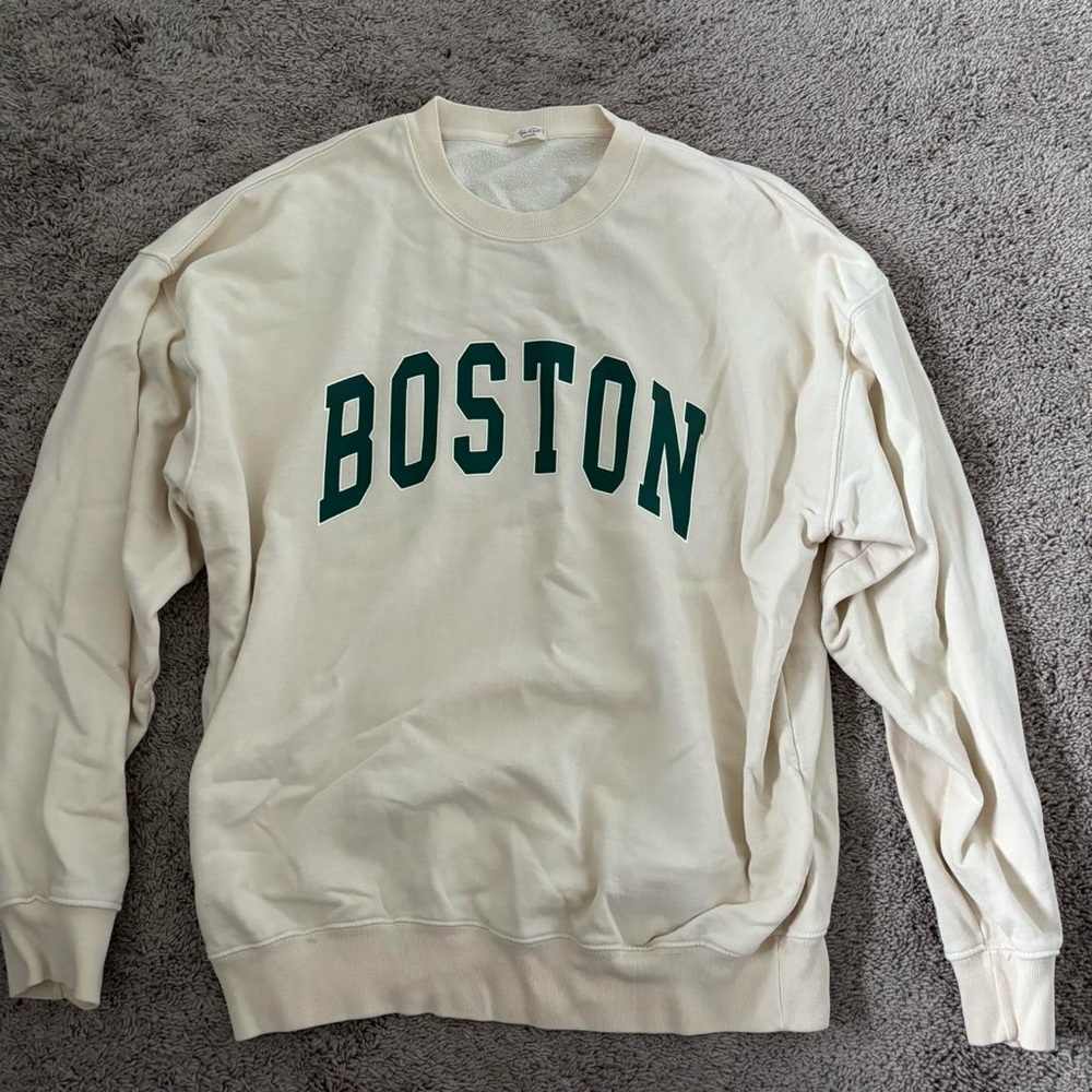 Brandy light yellow boston crewneck